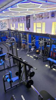 💥 LIGHTS IN / LIGHTS OUT 💥

3 …. 2 ….. 1 ….. LET’S GO 🔥

Vous en pensez quoi ?

#toulon #var #fitness #sport #light #led #neon #new